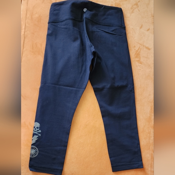 Lululemon wunder under cropped sz 4 - Picture 2 of 3